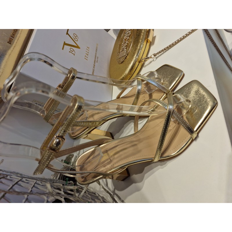 19V69, πέδιλο, 