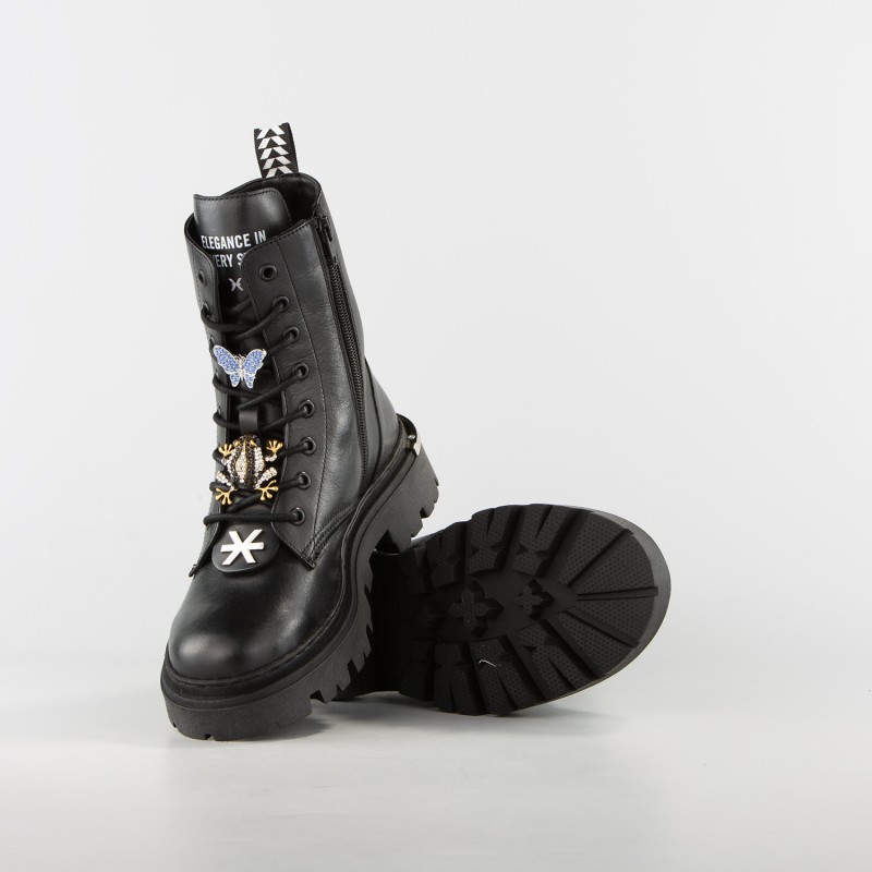 JOHN RICMOND, Μποτάκια, 